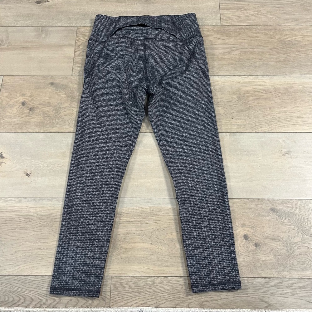 Under Armour Women's Black Leggings Reflect Heat Gear - Picture 11 of 14
